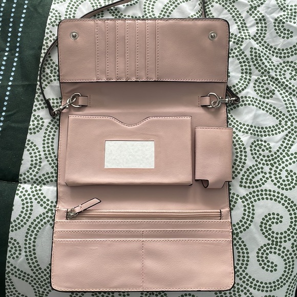 NWOT- London Fog Grey & Pink Crossbody Bag - Picture 7 of 11
